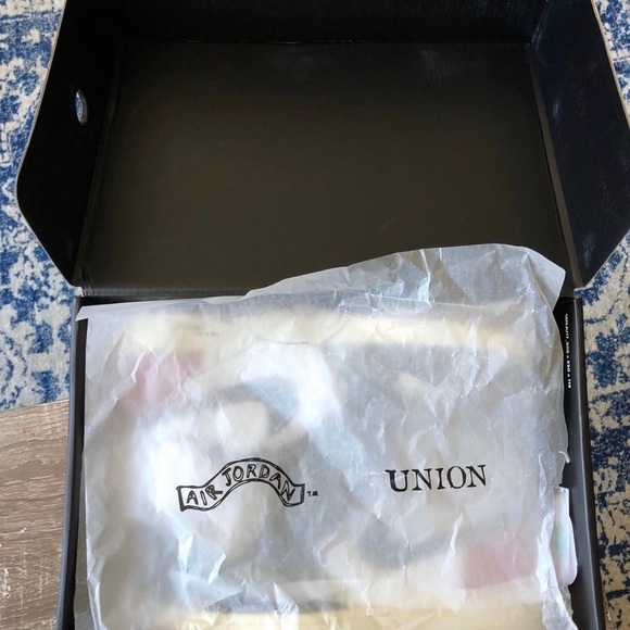 Authentic Air  Jordan 1s LA - Picture 7 of 8